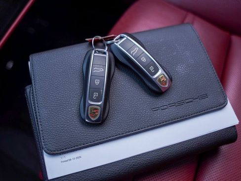 Used 2021 Porsche Cayenne GTS image 36