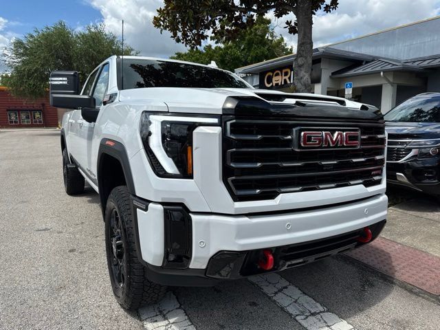 Used 2025 GMC Sierra 2500 AT4 AWD/4WD image 2