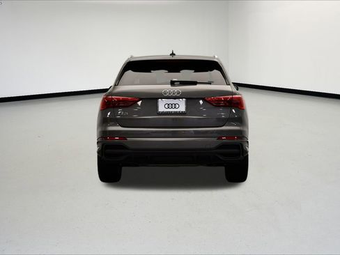 Used 2025 Audi Q3 2.0T Premium w/ Convenience Package image 4