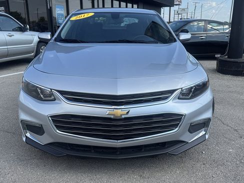Used 2017 Chevrolet Malibu LT FWD image 3