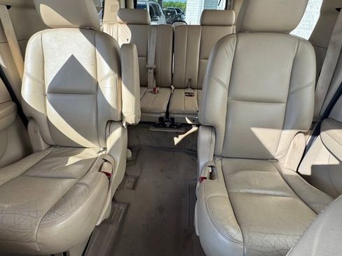Used 2014 Cadillac Escalade ESV Luxury AWD/4WD image 30