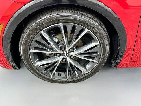 Used 2025 Toyota Prius XLE image 29