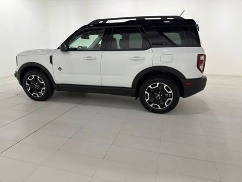 Used 2023 Ford Bronco Sport Outer Banks w/ Tech Package AWD/4WD image 2