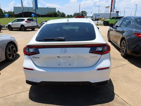 Used 2023 Honda Civic Sport image 5