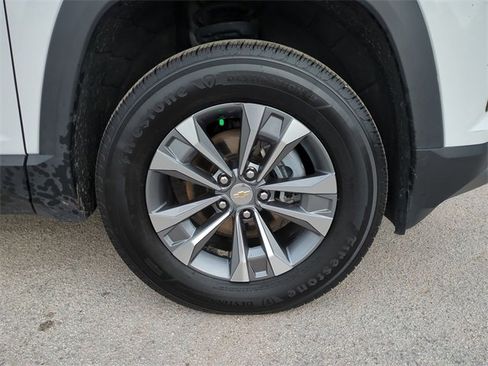 Certified 2025 Chevrolet Equinox LT image 11