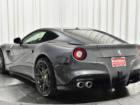 Used 2015 Ferrari F12 Berlinetta image 7