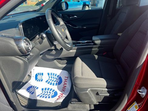 Used 2025 Chevrolet Equinox LT FWD image 9