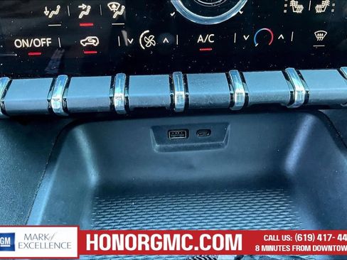 Used 2025 GMC Terrain Elevation AWD/4WD image 16