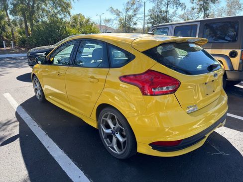 Used 2017 Ford Focus ST image 5