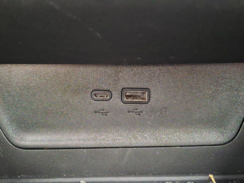 Used 2025 Chevrolet Equinox LT w/ Convenience Package II image 23