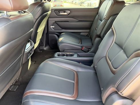 New 2026 Nissan Armada SL w/ Captain's Chari Seat Package AWD/4WD image 21