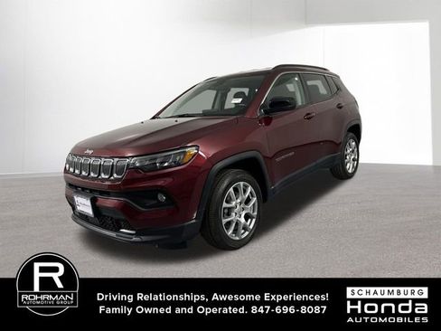 Used 2022 Jeep Compass Latitude image 2