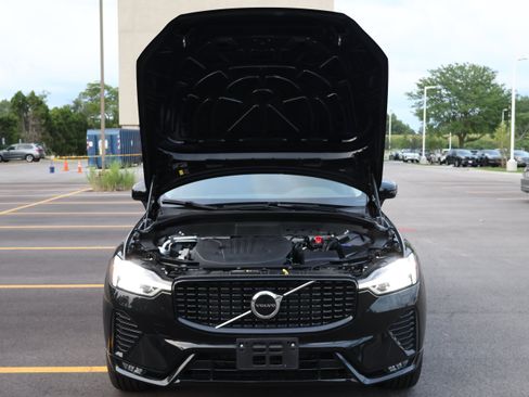 Used 2025 Volvo XC60 B5 Core AWD/4WD image 13