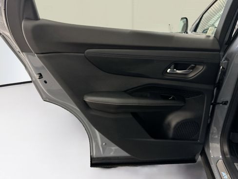 Used 2023 Nissan Ariya ENGAGE image 27