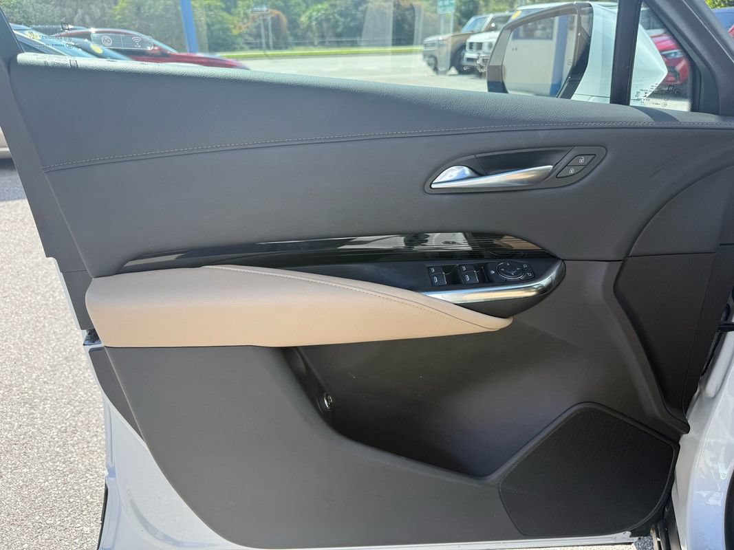 Used 2024 Cadillac XT4 Luxury FWD image 13