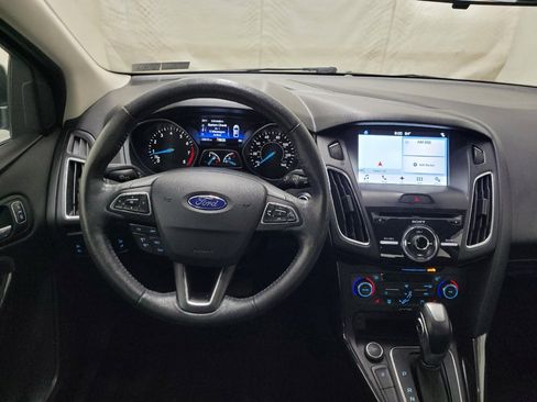 Used 2017 Ford Focus Titanium FWD image 22