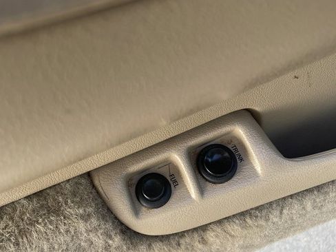 Used 2001 Mercury Grand Marquis LS image 8