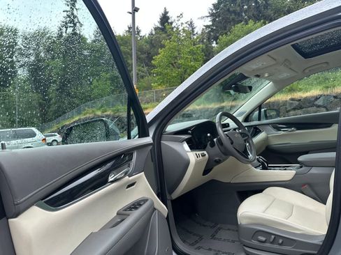 Used 2023 Cadillac XT6 Premium Luxury w/ Technology Package AWD/4WD image 19