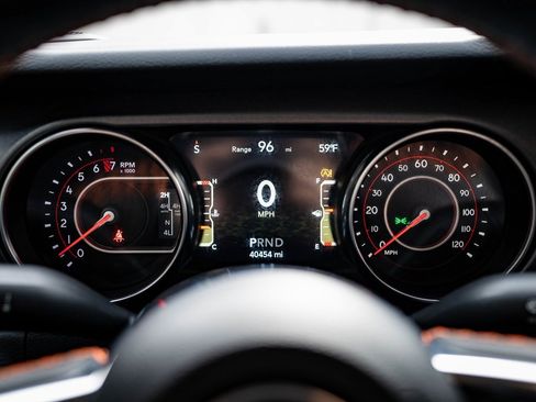 Used 2021 Jeep Gladiator Mojave w/ Trailer Tow Package image 31