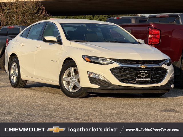Used 2024 Chevrolet Malibu LT FWD image 2