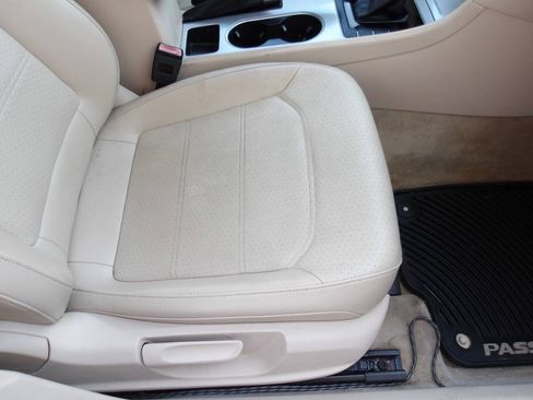 Used 2013 Volkswagen Passat TDI SE FWD image 19