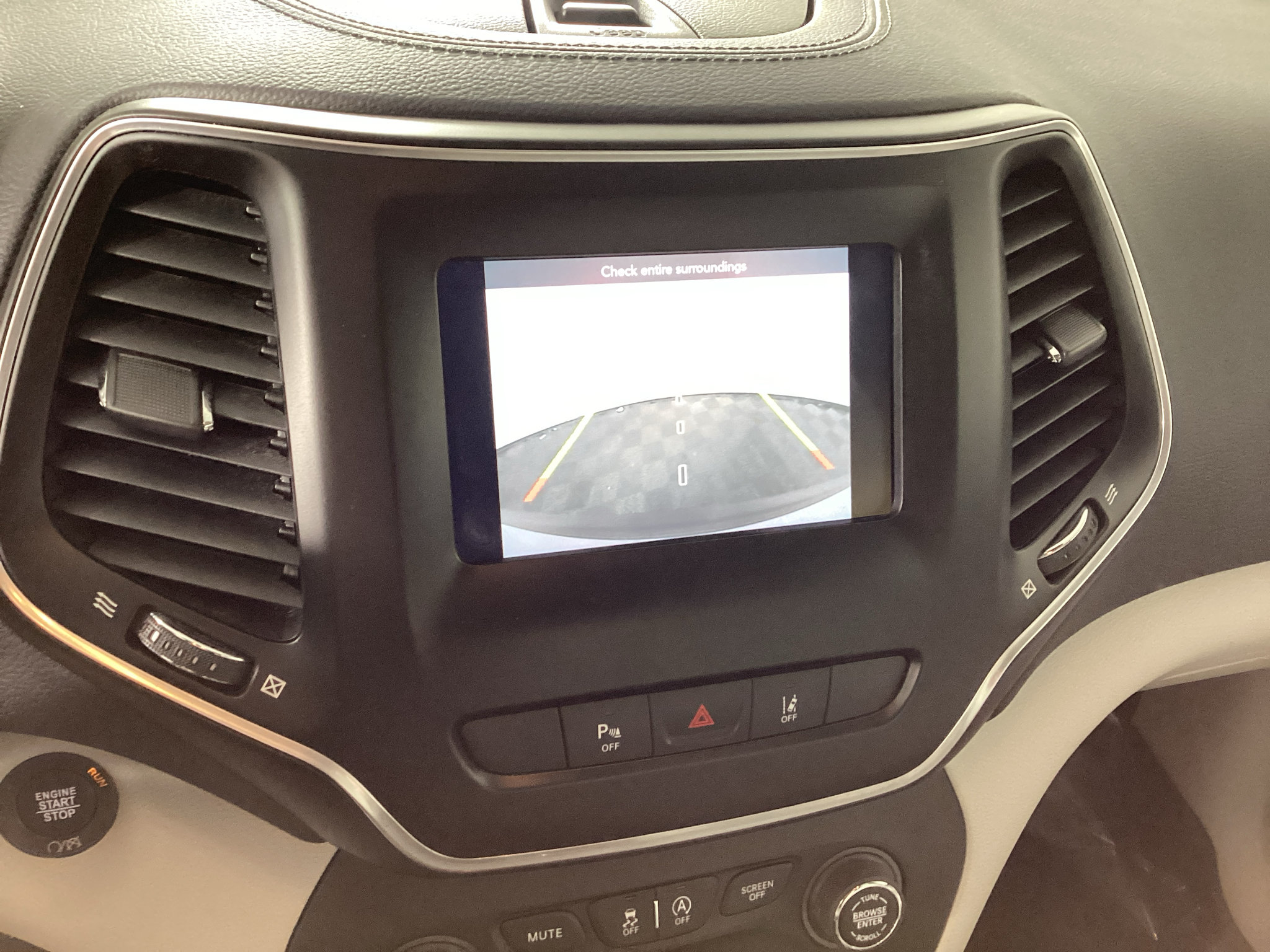 Used 2020 Jeep Cherokee Latitude Lux w/ Trailer Tow Group AWD/4WD image 30
