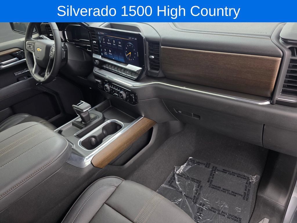 Used 2023 Chevrolet Silverado 1500 High Country w/ Technology Package AWD/4WD image 32