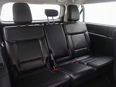 Used 2025 Ford Expedition Max Platinum image 13