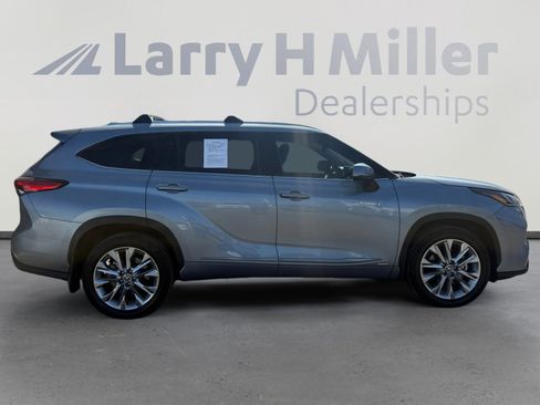 Used 2021 Toyota Highlander Limited image 6