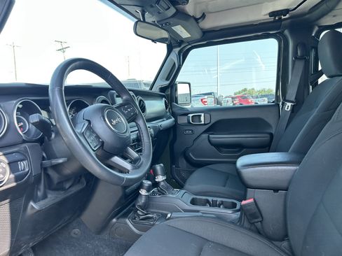 Used 2023 Jeep Gladiator Sport AWD/4WD image 10