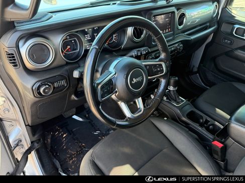 Used 2020 Jeep Wrangler Unlimited Sahara image 14