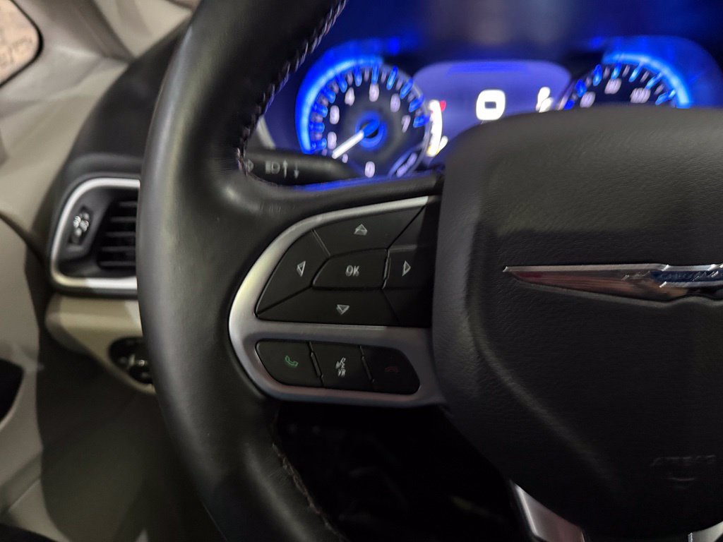 Used 2020 Chrysler Pacifica Touring-L Plus FWD image 14