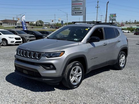 Used 2023 Jeep Compass Latitude AWD/4WD image 24