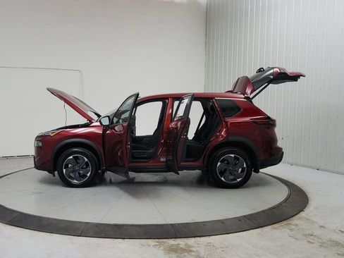 Used 2026 Nissan Rogue SV FWD image 13