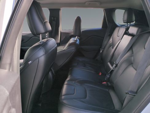 Used 2023 Jeep Cherokee Altitude Lux image 13