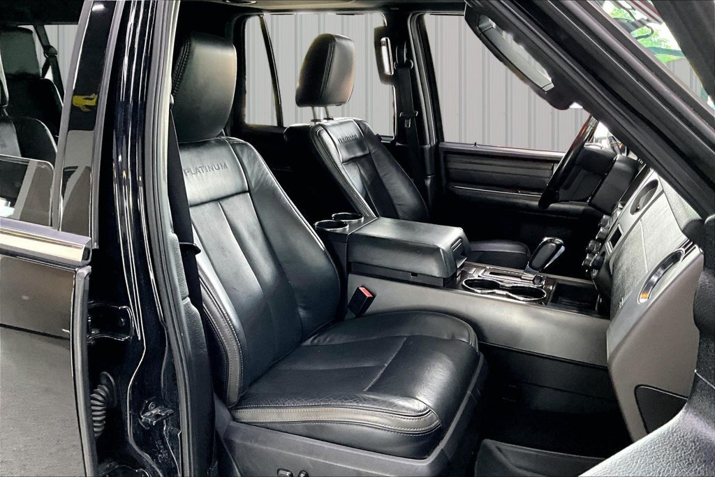 Used 2017 Ford Expedition EL Platinum AWD/4WD image 32