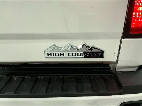 Used 2018 Chevrolet Silverado 2500 High Country w/ Duramax Plus Package image 23