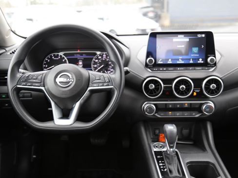 Used 2024 Nissan Sentra SV image 6