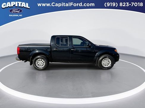 Used 2020 Nissan Frontier SV image 9