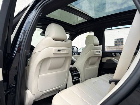 Used 2021 BMW X5 xDrive40i w/ M Sport Package AWD/4WD image 22