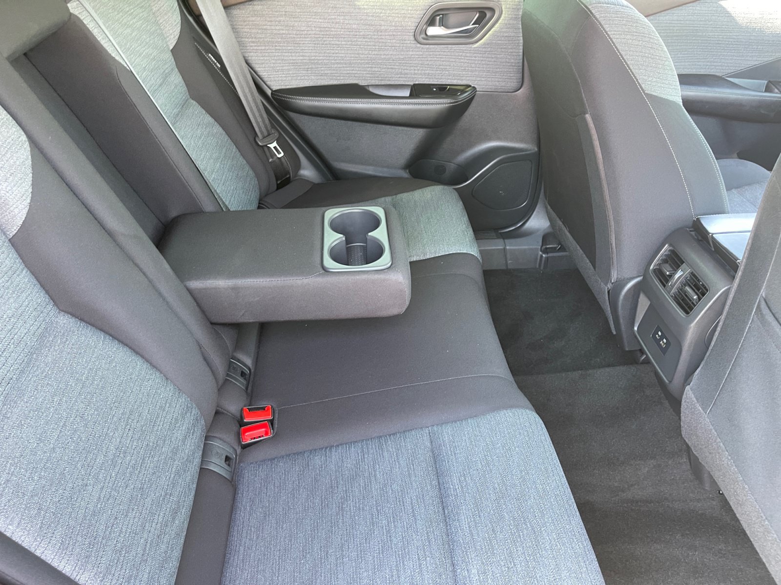Used 2023 Nissan Rogue SV FWD image 18