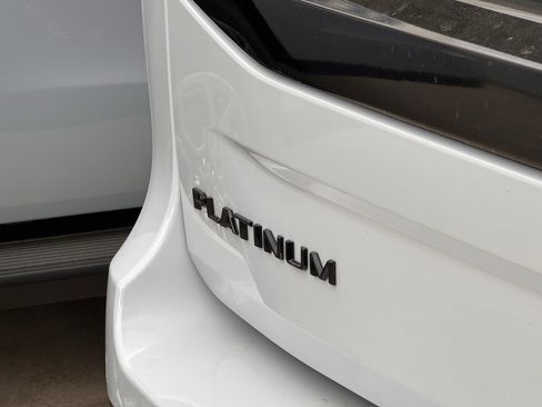 New 2026 Ford Expedition Platinum image 11