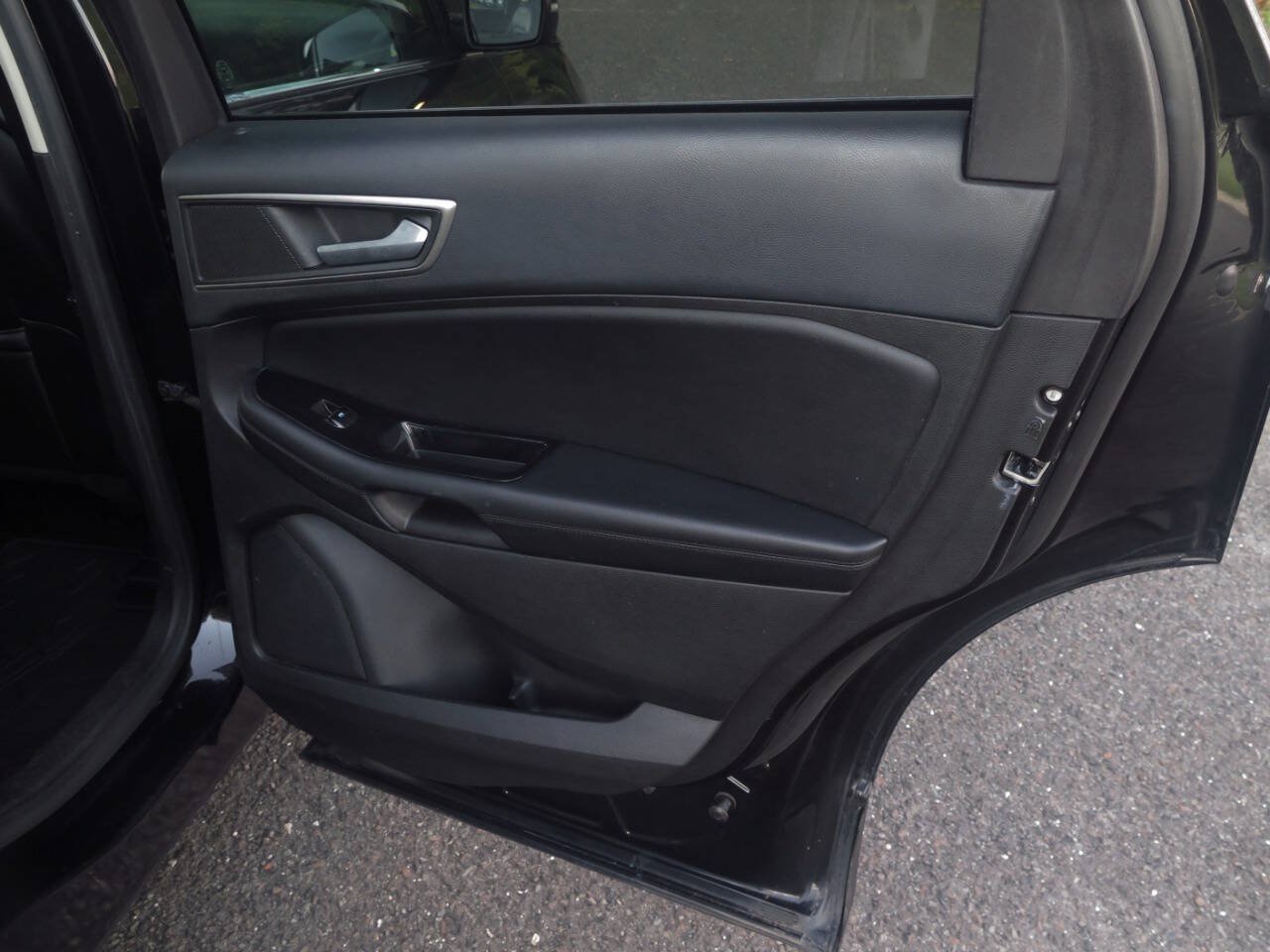 Used 2015 Ford Edge SEL w/ Equipment Group 201A AWD/4WD image 22