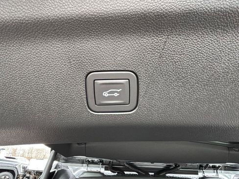 New 2026 GMC Yukon Elevation image 36