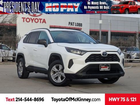 Used 2022 Toyota RAV4 LE image 1