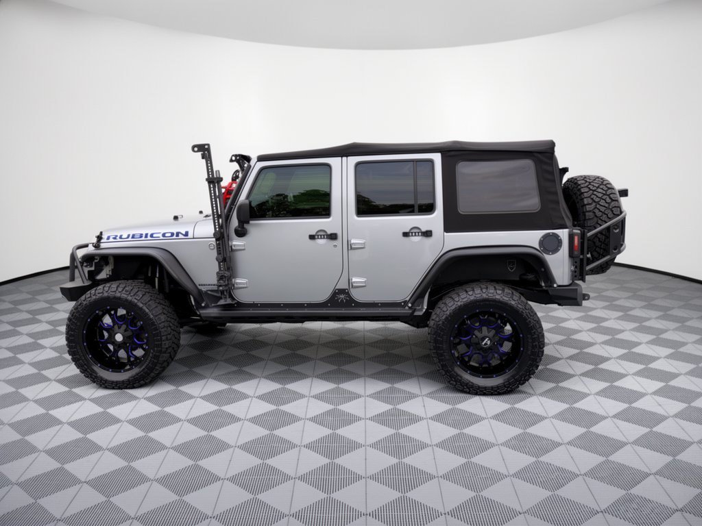 Used 2015 Jeep Wrangler Unlimited Rubicon AWD/4WD image 2