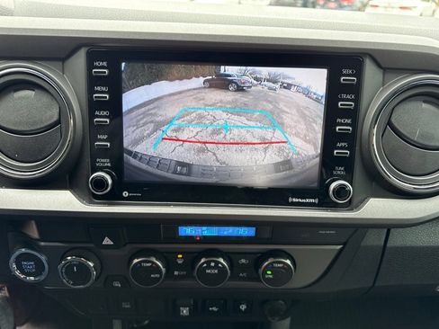 Certified 2022 Toyota Tacoma TRD Off-Road image 24