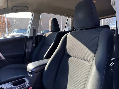 Used 2017 Toyota RAV4 LE image 20
