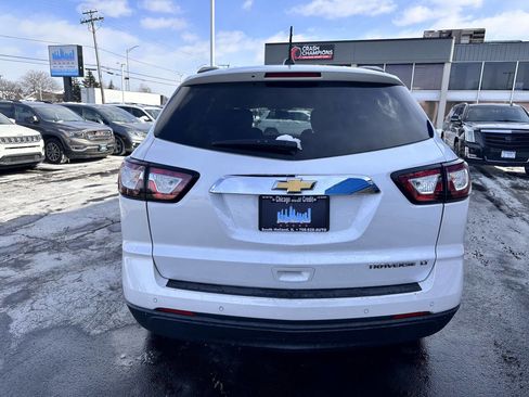 Used 2016 Chevrolet Traverse LT w/ Style and Technology Package image 12
