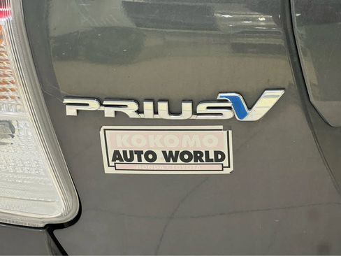 Used 2016 Toyota Prius V Three FWD image 8